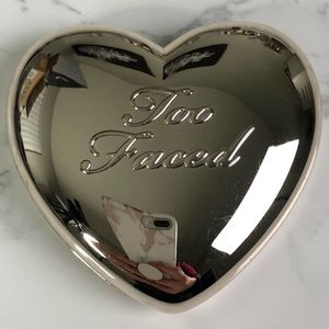 Too Faced Prismatic Highlighter